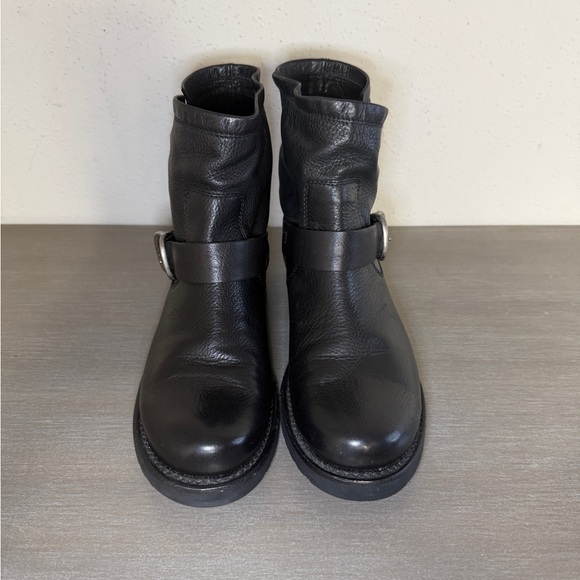 FRYE "Veronica Flex Bootie" Women's Black Oiled Leather Waterproof Boots Sz 6.5B - Picture 4 of 7